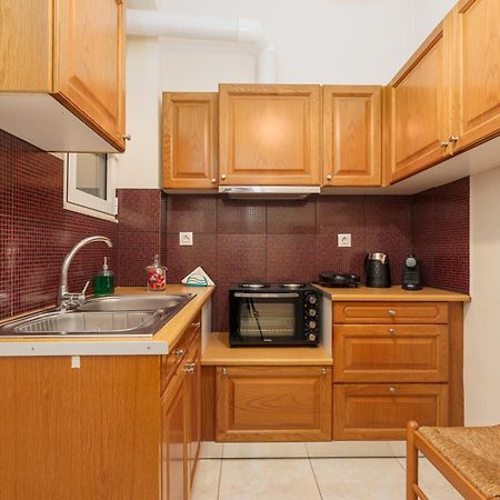 Nostos Apartment, With A Spacious Backyard Луца Экстерьер фото