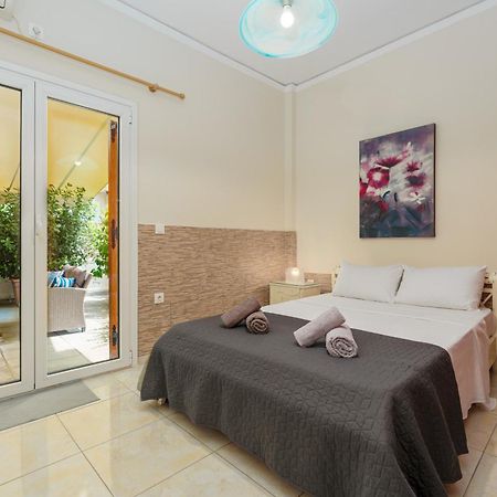 Nostos Apartment, With A Spacious Backyard Луца Экстерьер фото