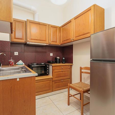 Nostos Apartment, With A Spacious Backyard Луца Экстерьер фото