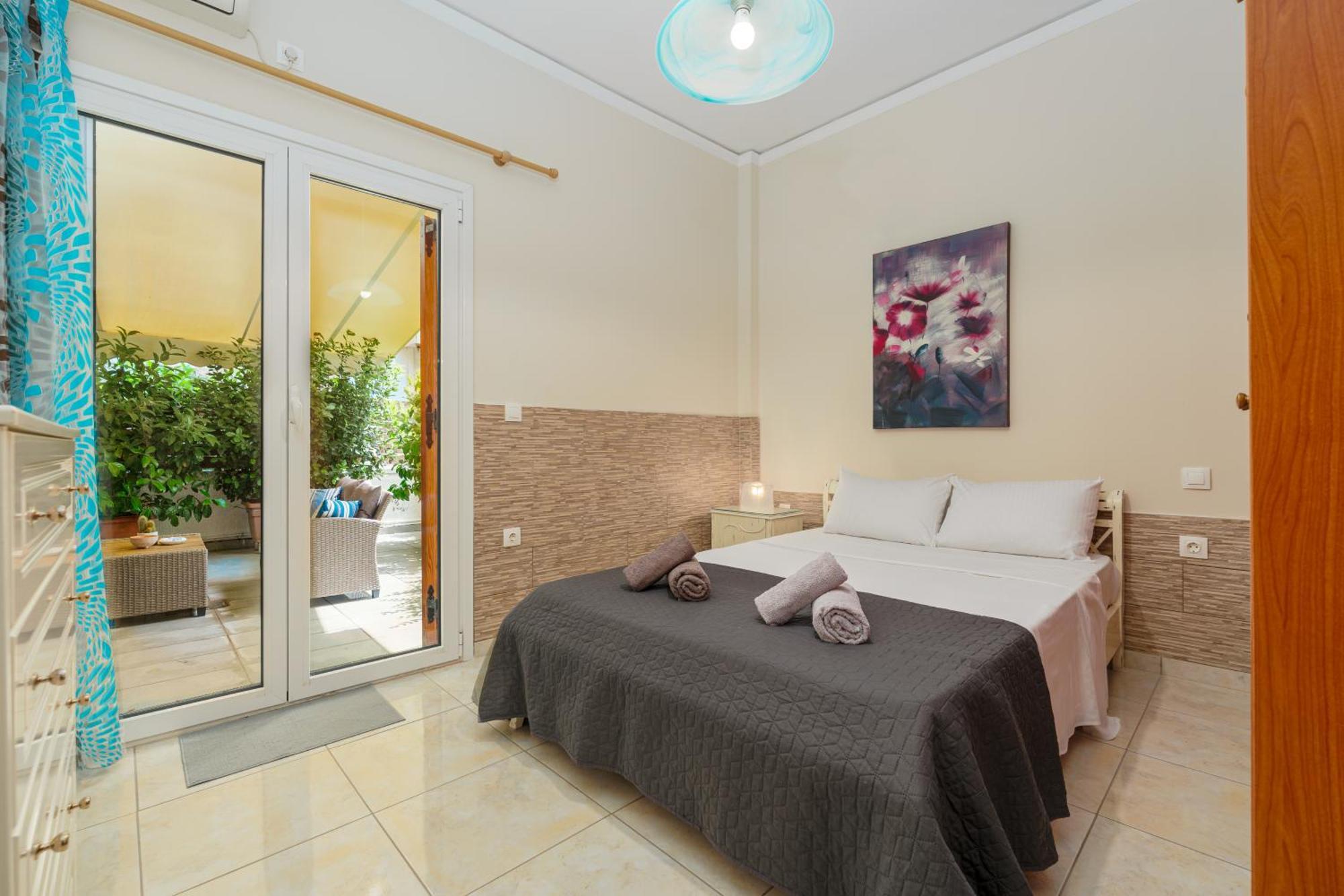 Nostos Apartment, With A Spacious Backyard Луца Экстерьер фото