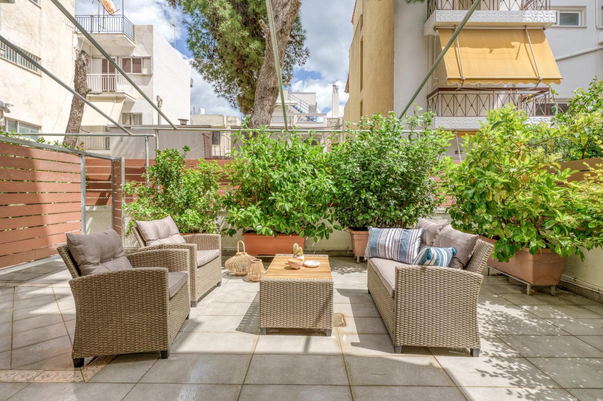 Nostos Apartment, With A Spacious Backyard Луца Экстерьер фото