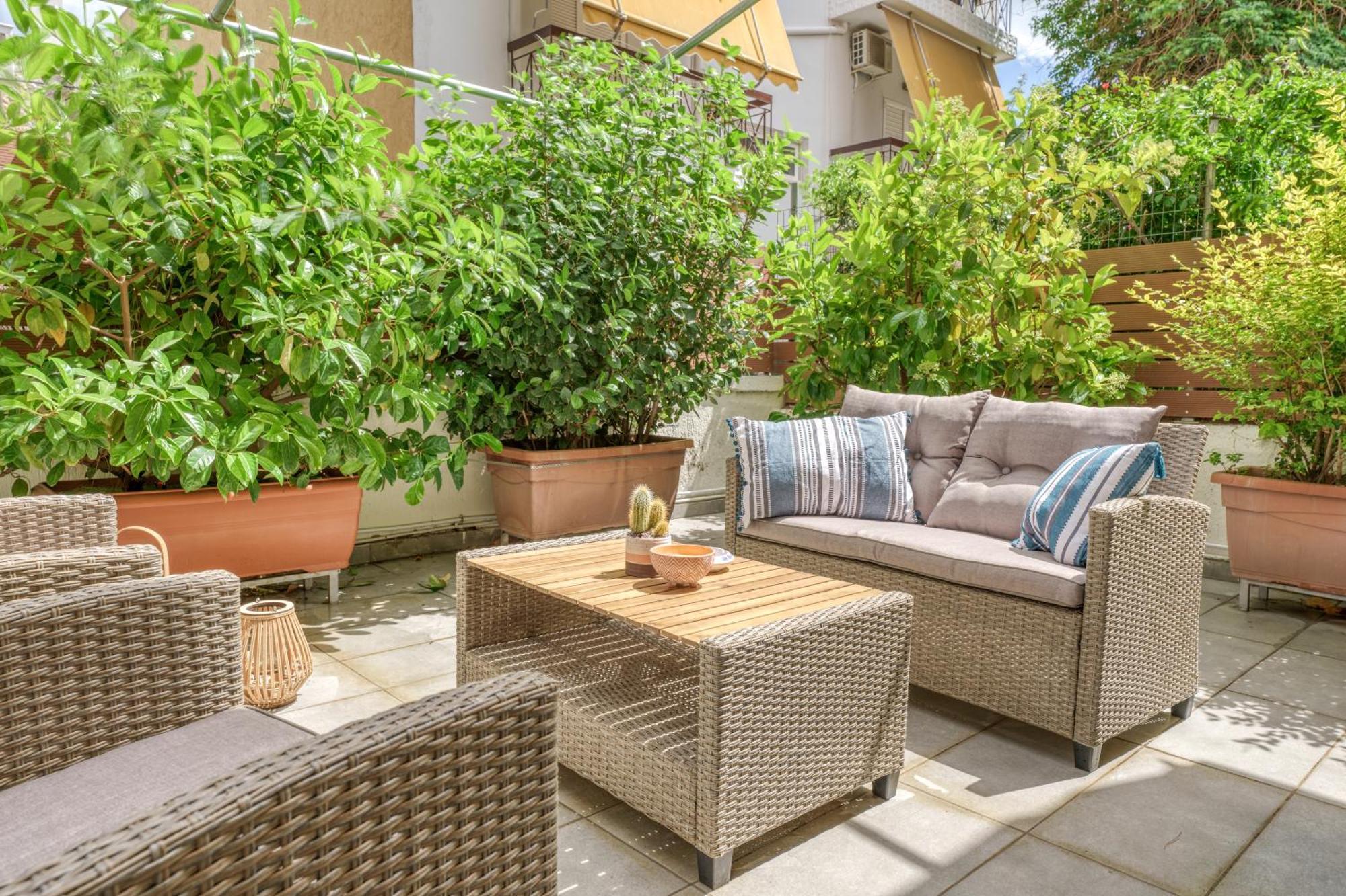 Nostos Apartment, With A Spacious Backyard Луца Экстерьер фото